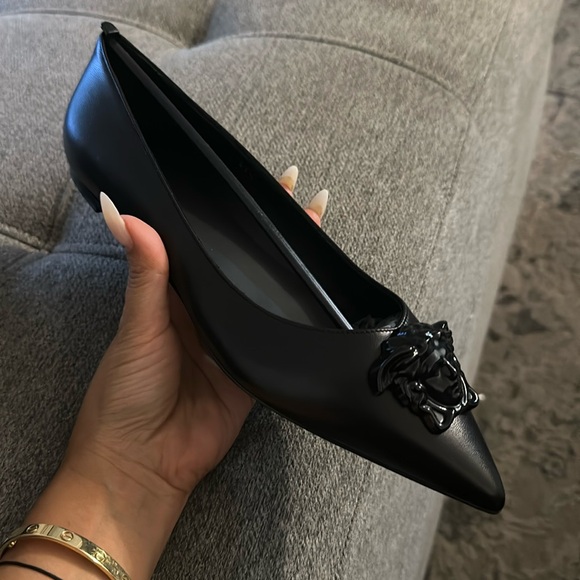 Brand new in box Versace black flats size 37.5 - Picture 1 of 3